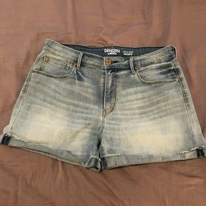 LEVIS High-Rise Shorts